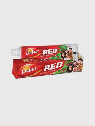 🦷✨ Dabur Red – ajurvédská péče o váš úsměv ✨🦷 Objevte sílu bylinek v tradiční indické zubní pastě, která chrání vaše zuby...